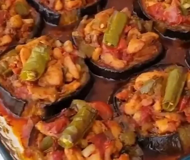 Patlıcanlı tavuk tarifi pratik