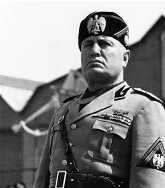 Benito Mussolini Kim 