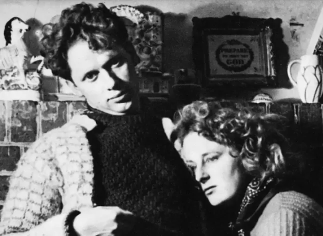 Dylan Thomas Kimdir ? Hayatı Ve Biyografisi