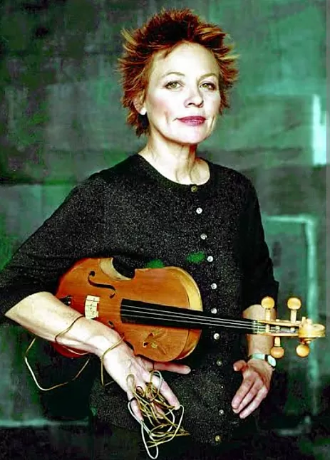 Laurie Anderson Kimdir ? Hayatı Ve Biyografisi