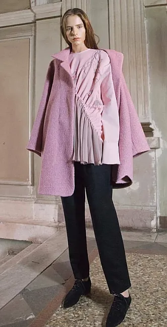 En Ünlü Gürcistan Moda Tasarımcısı Ve Giyim Markaları Hangileridir?