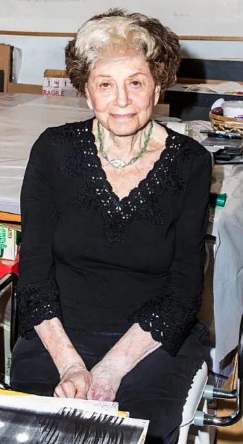 Agnes Denes özgeçmişi Agnes Denes Kimdir?