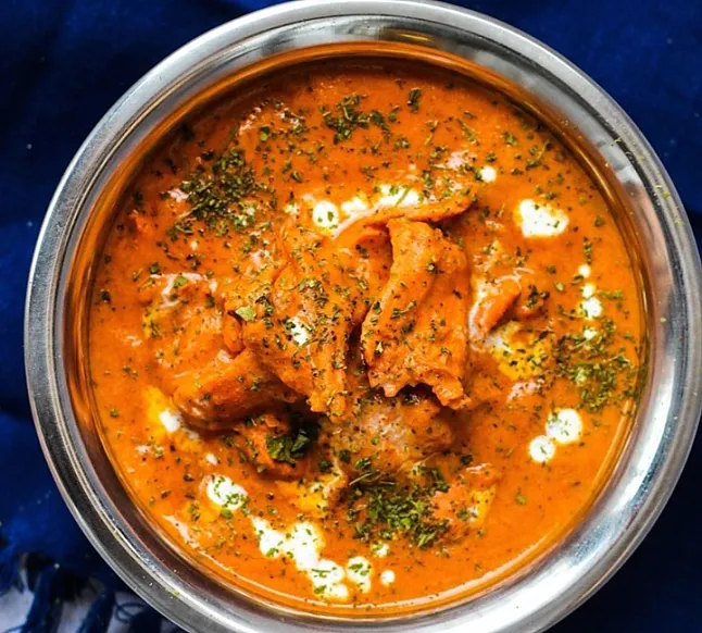 Tavuk Makhani Hint yemeği