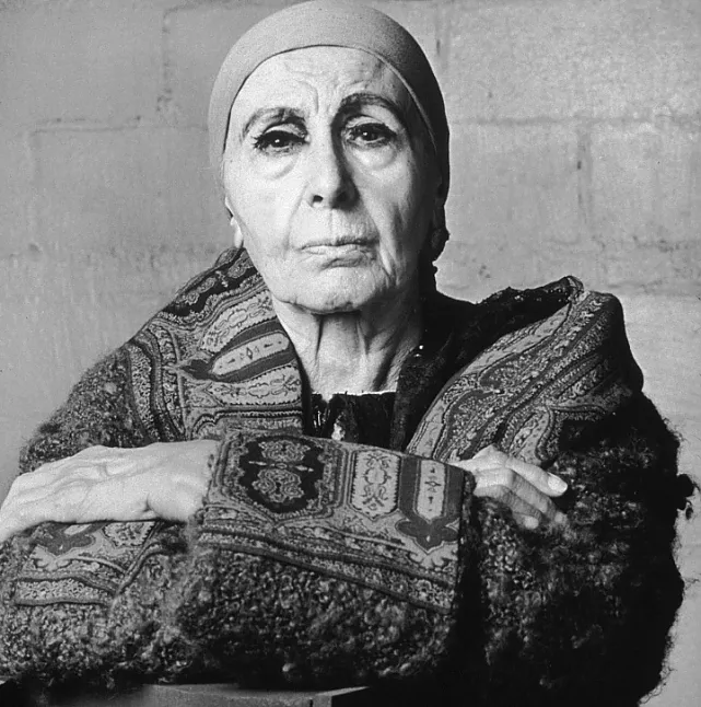 Louise Nevelson Kimdir ?
