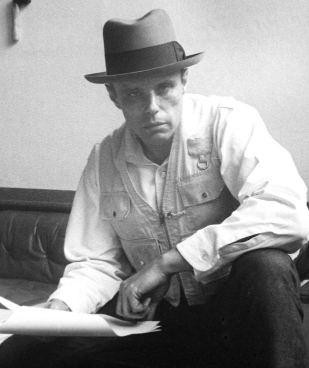 Joseph Beuys Kimdir ? Hayatı Ve Biyografisi 