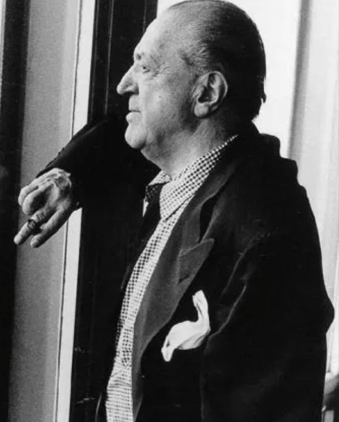 Ludwig Mies van der Rohe Kimdir ?