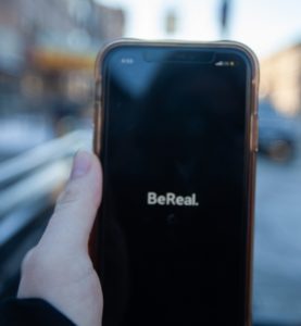 BeReal, Ekran Görüntüsü Aldığınızda Kullanıcılara Haber Veriyor mu?