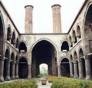Nizamiye Medresesi nedir Nizamiye Medresesi konusu