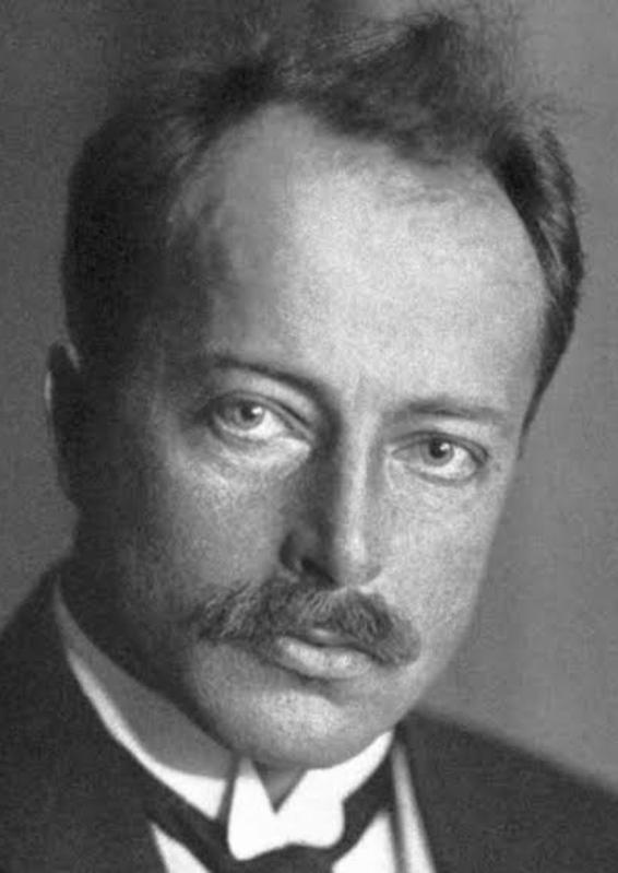 Max von Laue Kimdir?