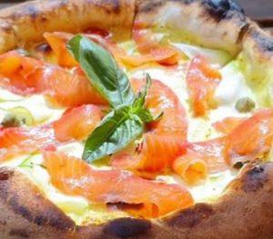 Tütsülenmiş Somon Pizza