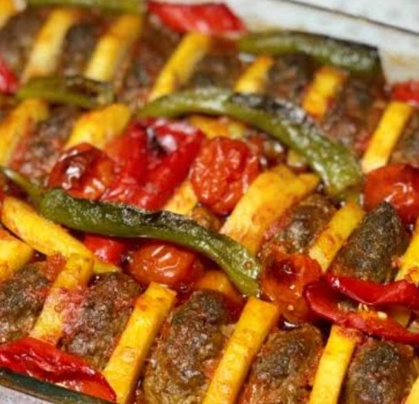 Fırında İzmir Köfte Tarifi, Nasıl Yapılır?